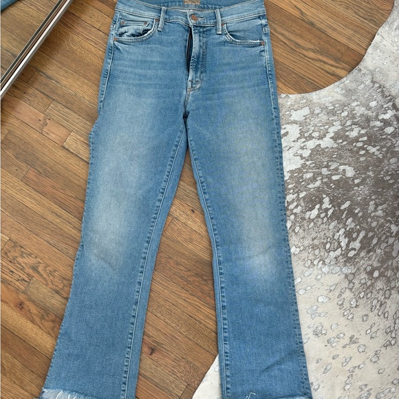 The Insider Crop Step Fray 
MOTHER - Picture 6 of 9